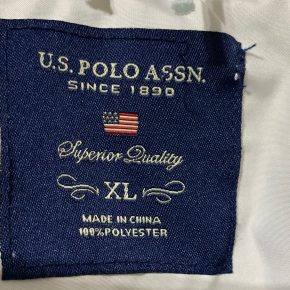 US Polo Assn White Puffer Jacket - Picture 3 of 8